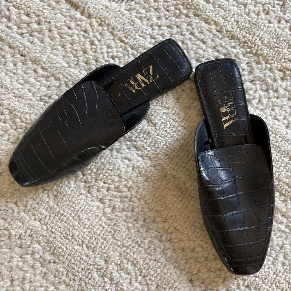 Zara Black Croc-Pattern Flat Mules